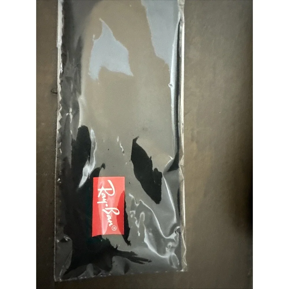RAY-BAN EYEGLASSES SUNGLASSES BLACK CLAMSHELL CASE WITH CLEANING CLOTH